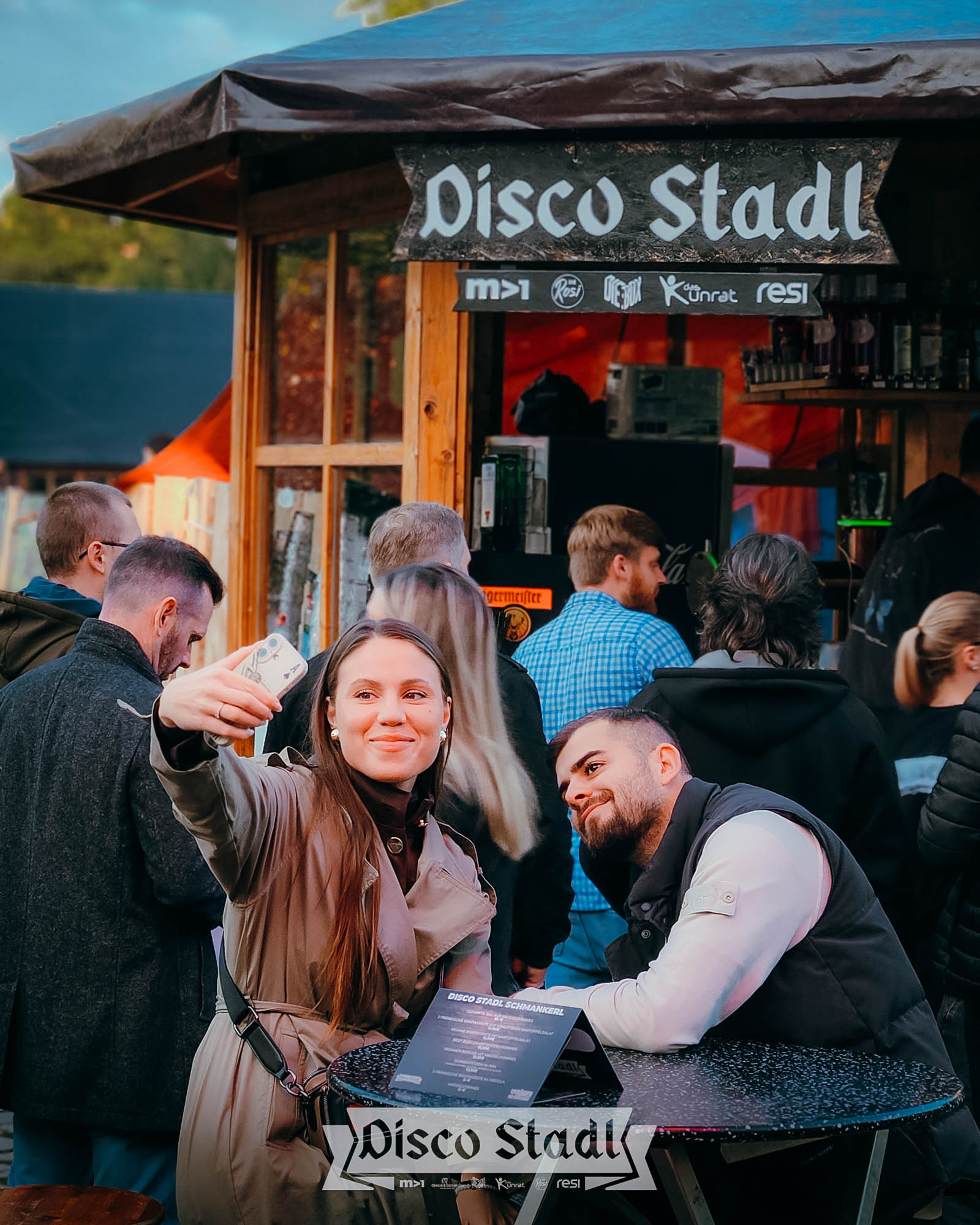 Selfie vor der Disco Stadl Hütte